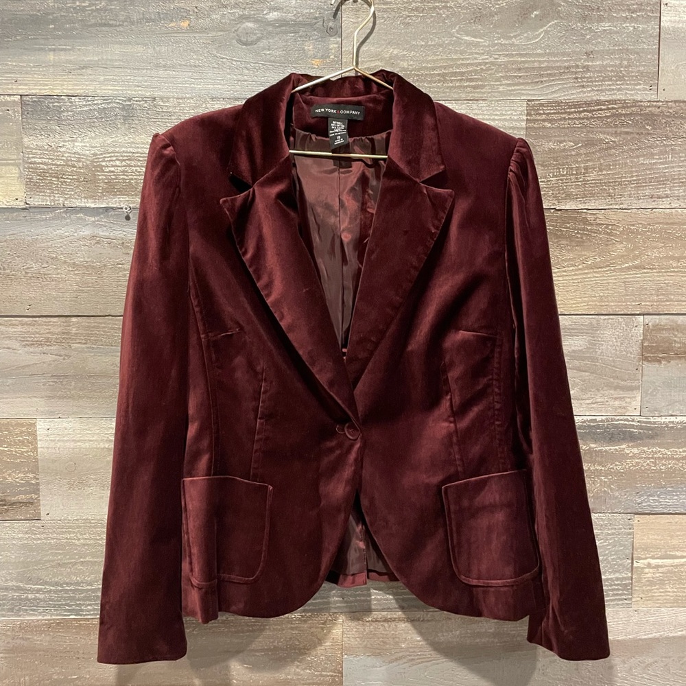 New York & Co “crushed velvet” cotton blend burgundy lined blazer 18